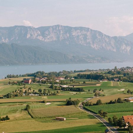 ホテル アルペンブリック Attersee エクステリア 写真